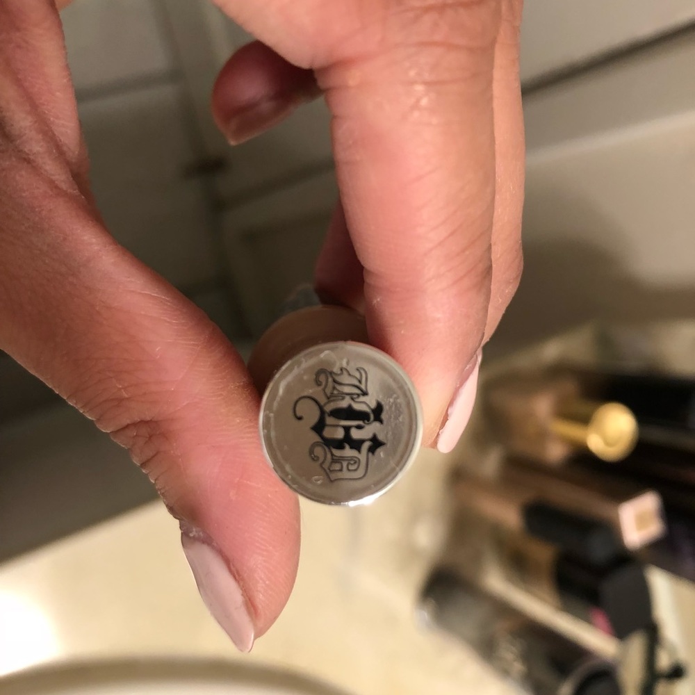 Concealer - Picture 4 of 5